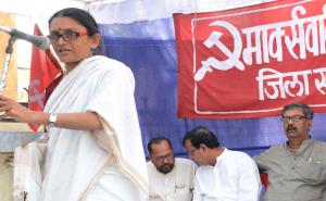 Sandya Shailey Addressing the Meeting in Guna
