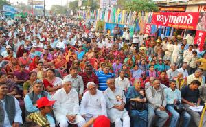 Prakash & Biman Among others Watch the Play at Kanpur
