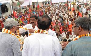 Leaders being Welcomed at Gohad