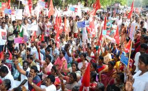 CPI(M) protests Closing of government schools in Chennai, TN
